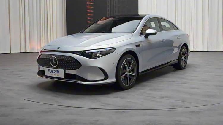 奔驰全新纯电CLA将于今日上市，预售25.9万起，采用三联屏设计