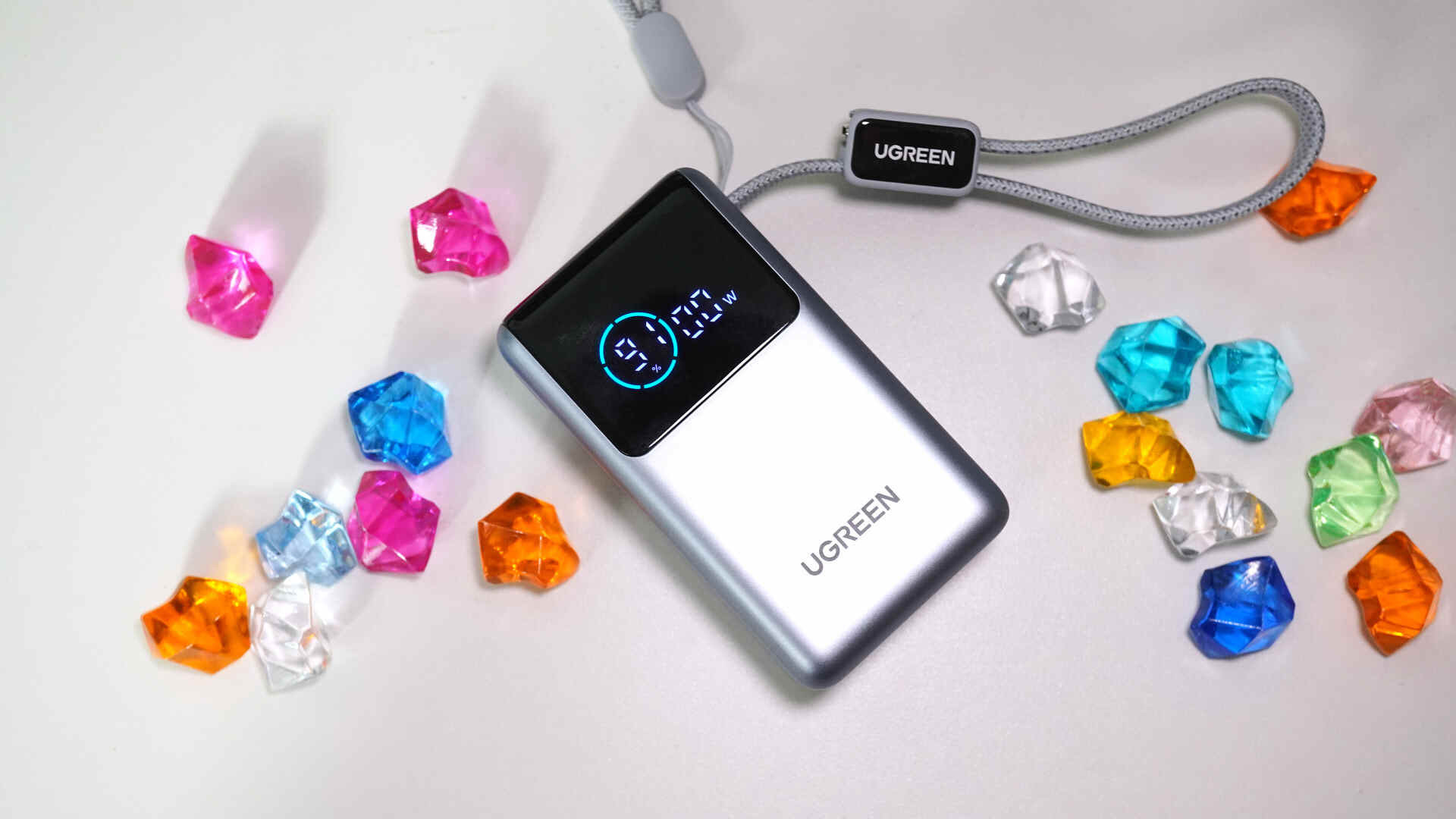 自带线材，三口同充，智能数显 - 绿联能量湃Pro55W充电宝