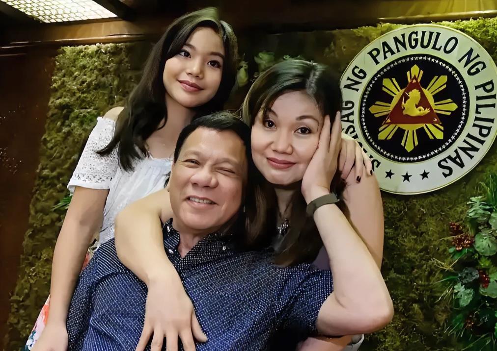 杜特尔特肯定没事，原因有四！

第一，明知山有虎，偏向虎山行！你觉得是杜特尔特傻