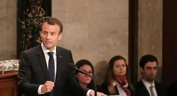 内塔尼亚胡快被气死了。

因为法国总统马克龙已经下了决心，而且定好了地点和日