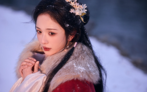 厉嘉琪的古风妆造，整体的感觉如何？