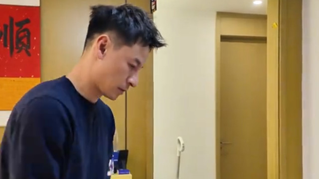 钱泳辰独自搬到杭州生活，租的房子又老又小，和吕一有3年没同框