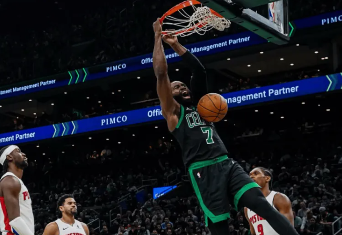 NBA杯赛，凯尔特人主场117-114战胜活塞。
本场取胜后，凯尔特人终结了活塞