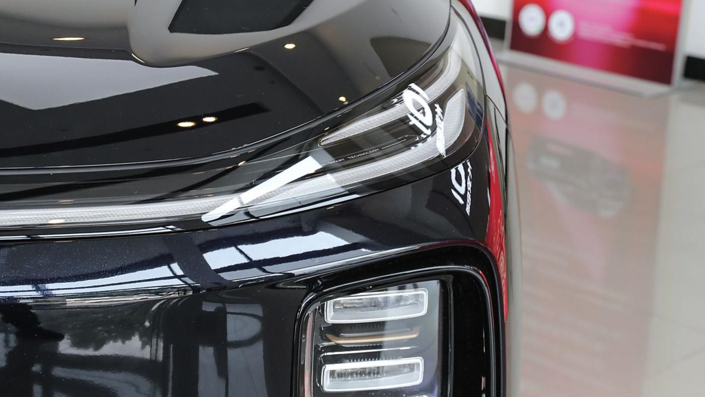 真猛！中型SUV预售13.98万，入门322马力配置拉满！