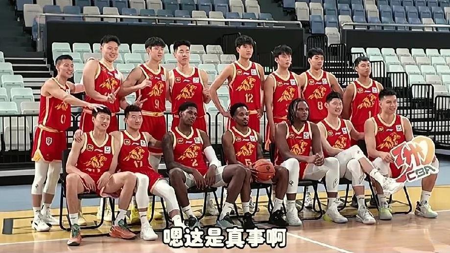 这是真事？广厦队全员去了寺庙做了一个大事！
大家都知道广厦队每每到了季后赛，不是