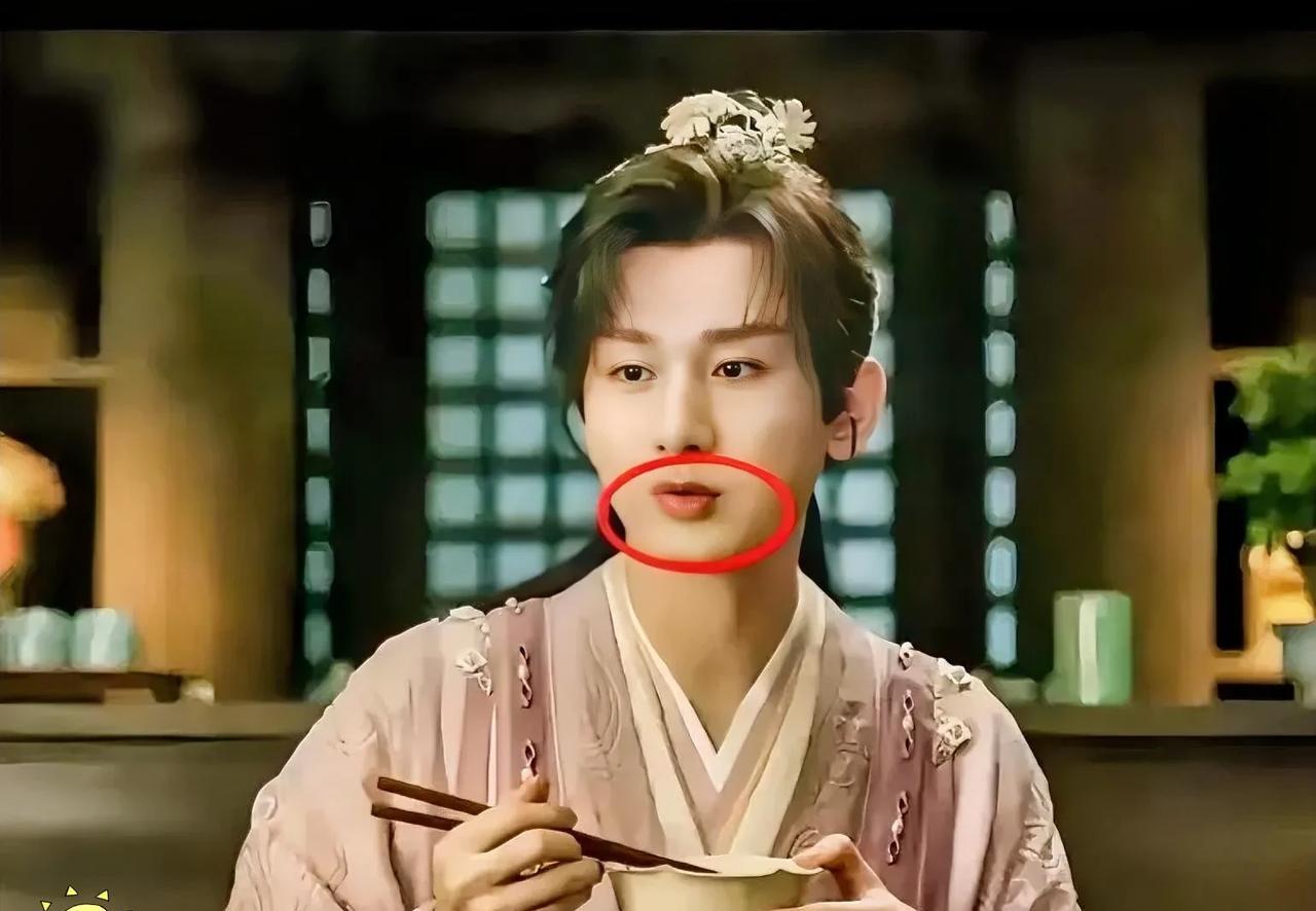 《赴山海》这部剧，
让我失眠了，
因为太让人心累了，本来是奔着成毅和张榕容两位演