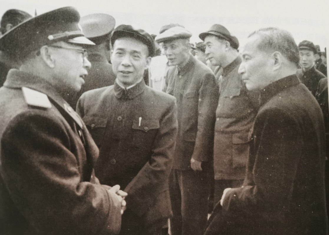 共和国的元勋们，其中有4位是东北战场的元老。陈云，李富春，罗荣桓和吕正操。
