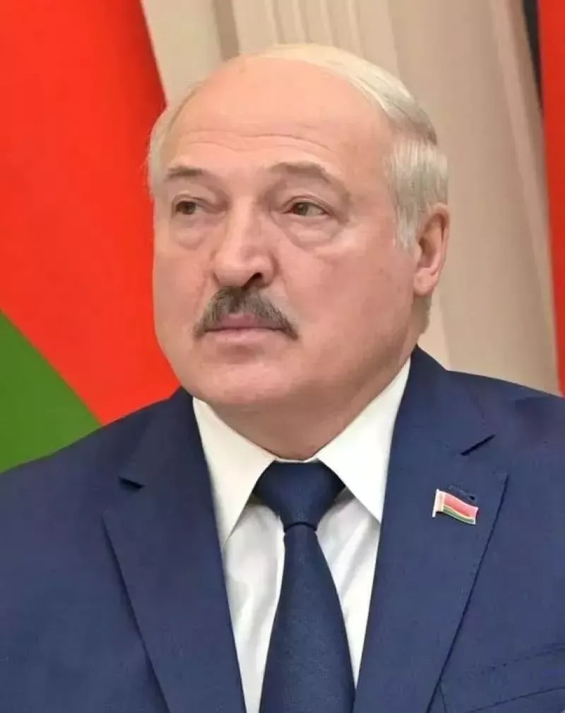 始终搞不懂，有些人胡说八道，站着说话不费劲，恨不得我们派兵去帮俄罗斯。



只