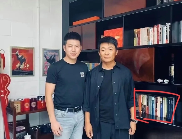 王宝强给所有人上了一课！
原来看一直以为王宝强很憨厚
后来查了查，不查不知道，一