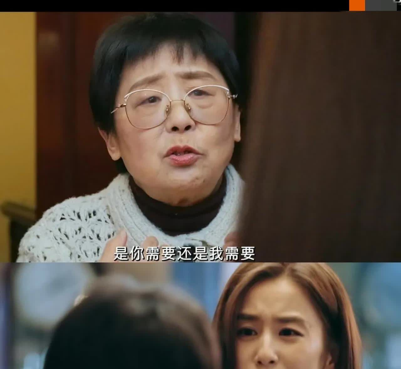我现在有理由怀疑
黄圣依带着妈妈上综艺
不是为了流量，不是为了赚钱，而是想让
