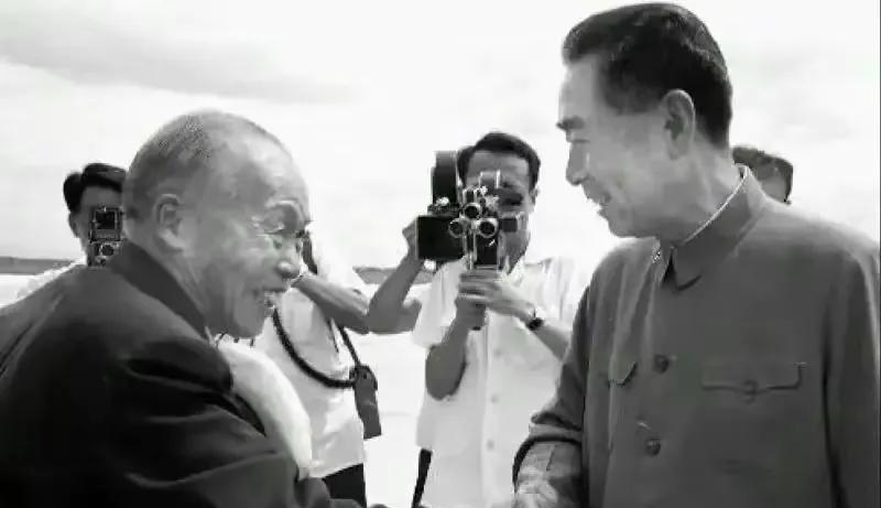 1987年，蒋经国看完《血战台儿庄》激动不已，不久后两岸关系破冰
“台湾那边，真