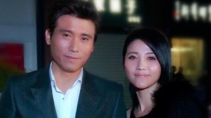 李乃文，因吻戏和女演员意难平，48岁终于结婚