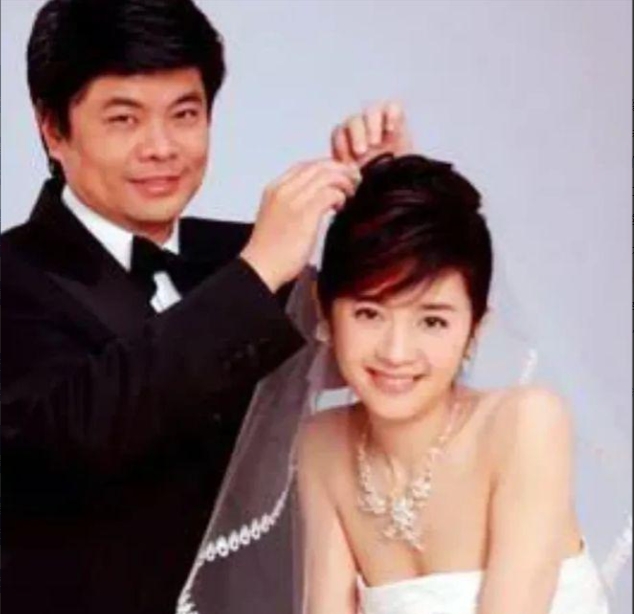 2004年，亿万富翁丁健对妻子说：“给你一个亿，离婚吧，我爱上别人了。”可妻子抱