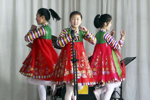 2024 年 3 月，演出排练的平壤女学生。