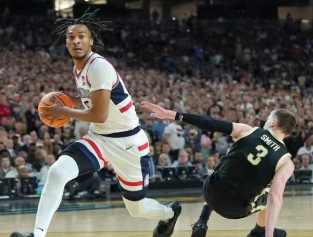 NBA小绿屋受邀人数无限制 但去年起选择更谨慎