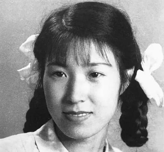 1957年，李玉琴来到抚顺战犯管理所探望溥仪，管理所还破例让她留宿一晚，殊不知正