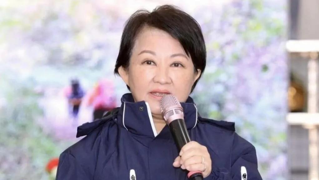 卢秀燕首次为郑丽文点赞