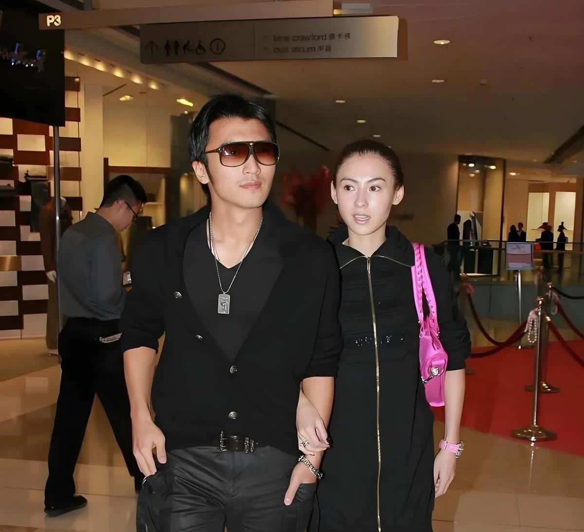 张柏芝确实挺聪明的，谢霆锋这次在香港开演唱会，她让儿子去给他加油打气。

谢