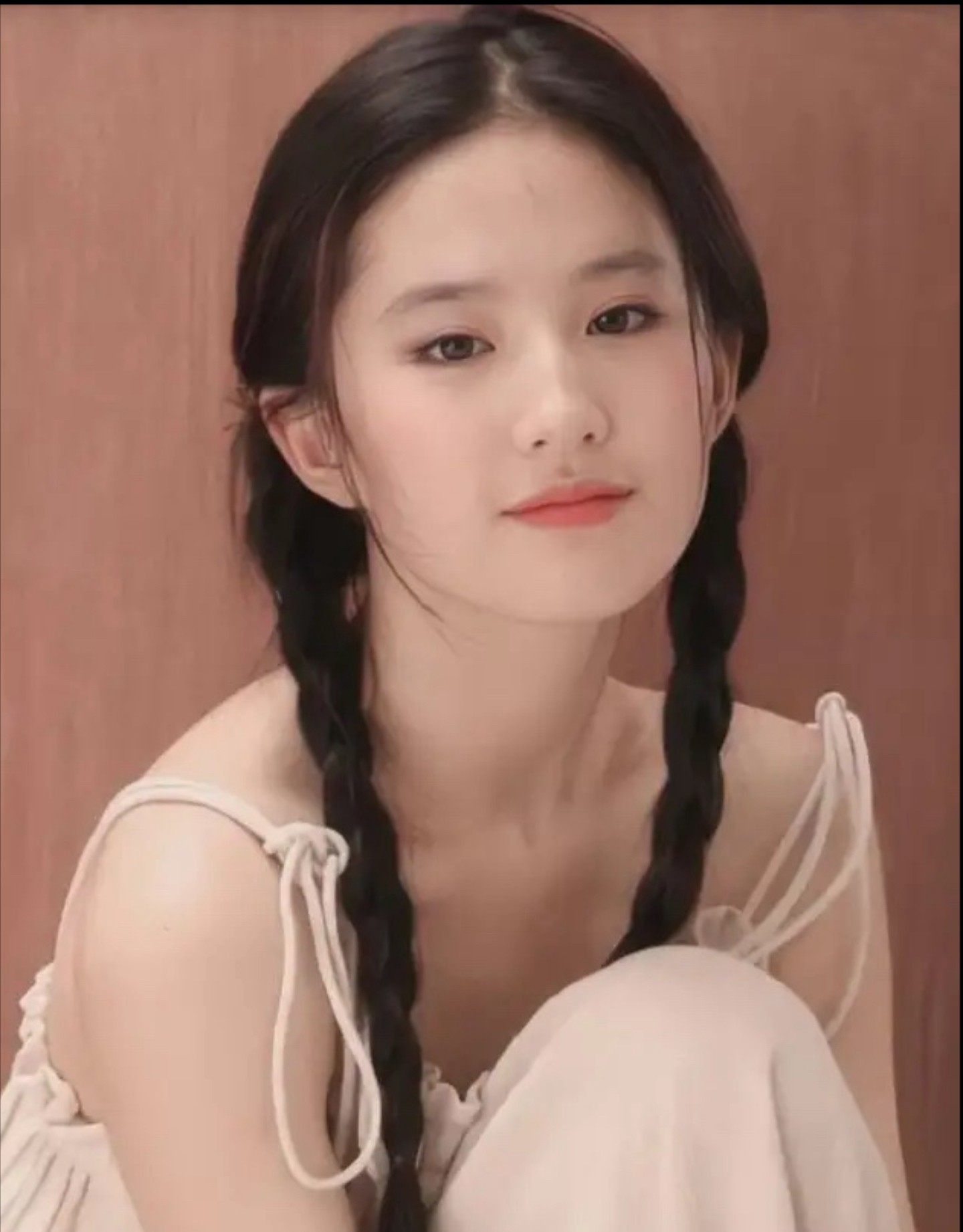 为什么刘亦菲37岁依然单身？不是眼光太高，也不是无人敢追，而是她早已活成了自己的
