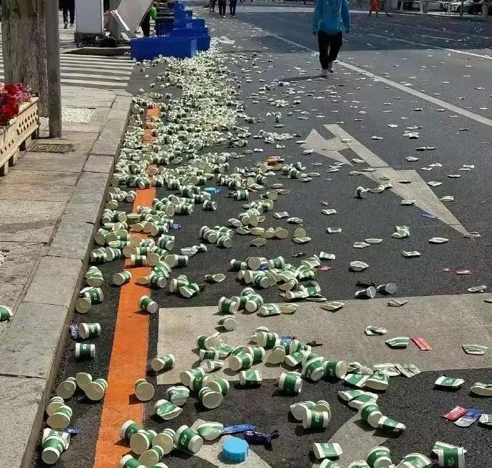 马拉松终于得到了全民普及！
