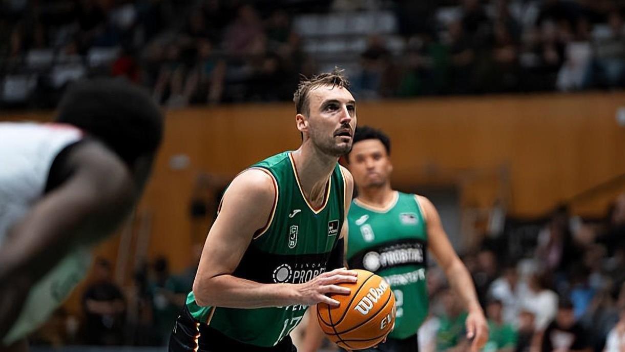 得到续约！前火箭秀西甲留队