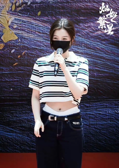 虞书欣这个新剧感觉要吸引一大批腐女观众了[捂脸][捂脸]
先不说11个男孩子可以