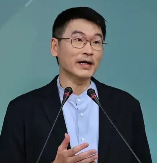 赖清德昨日肆意妄言，竟称大陆为台湾省的“境外敌对势力”。随后，台湾省陆委会副主委