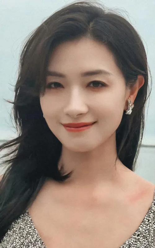 万茜：长夜将尽后是黎明破晓
在第27届上海国际电影节上，万茜凭借《长夜将尽》斩获