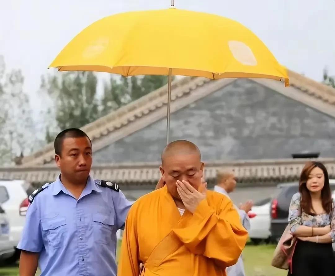 不是不报，只是时候未到。
瓜落地了。“花和尚”释永信这次是坐实了犯罪。不会再像十