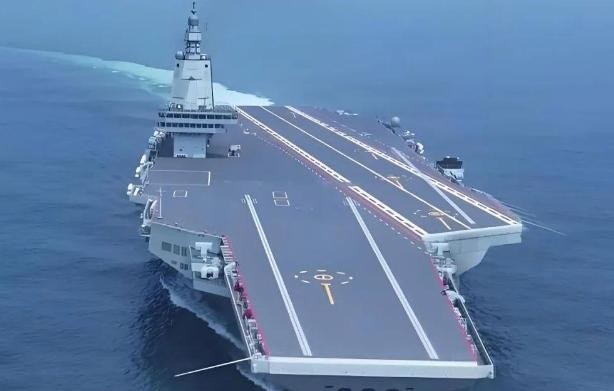 福建舰第七次海试后，西方媒体彻底沉默了，他们始终想不明白一个道理，那就是为什么西