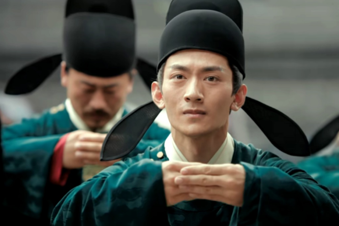 1402年，37岁的兵部尚书铁铉，被放进滚烫的油锅烹炸，同时，其妻杨氏也被送进教