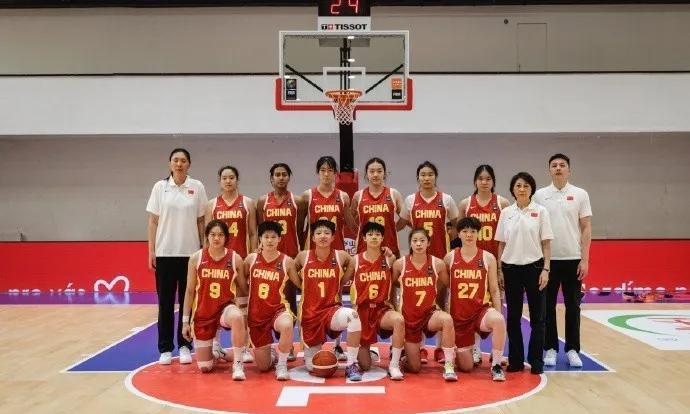 截止目前，女篮U19世界杯战绩一览；
美国女篮——5胜0负；
加拿大女篮——5胜