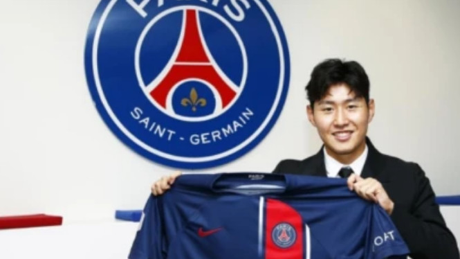 会3个月人气巅峰李康仁与姆巴佩争夺制服