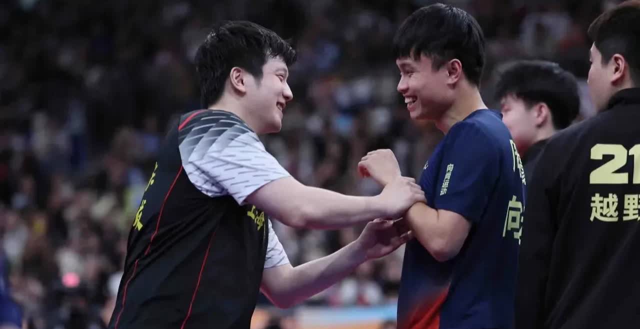 东哥抗争路上，唯一一个旗帜鲜明地公开发表声明支持的现役国家队队员。
 巴黎奥运