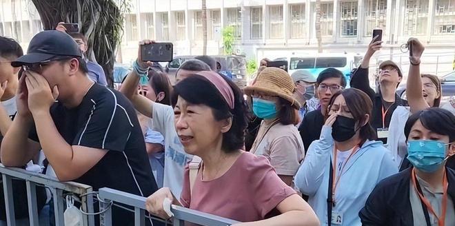 陈佩琪突哭喊“有什么嫌疑重大”要续押柯文哲？ 法官问： 她是谁
台北地院审理京华