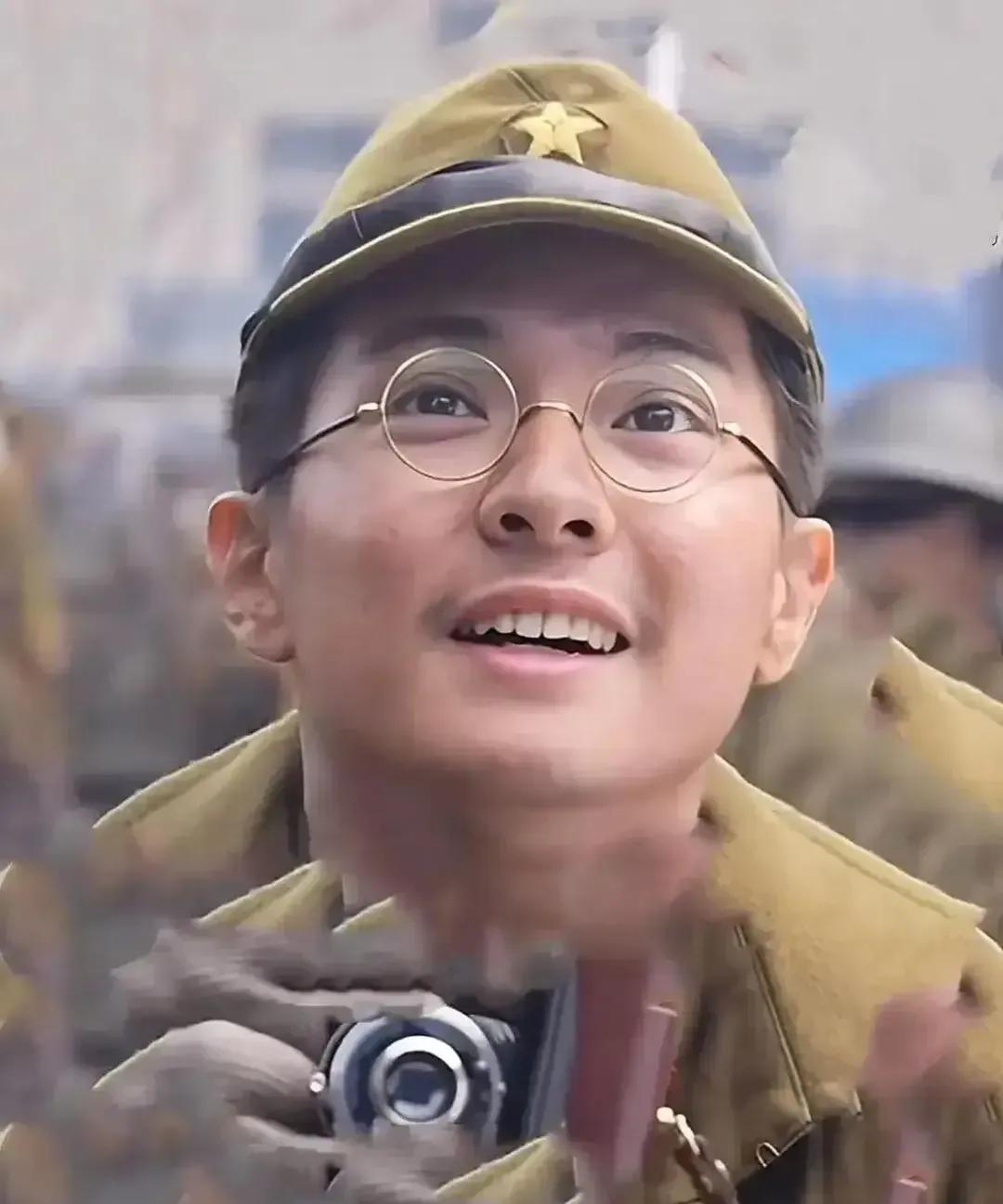 南京照相馆的日本摄像师，年纪轻轻演技不得了，一看就是日本人！以前还真没注意过这个