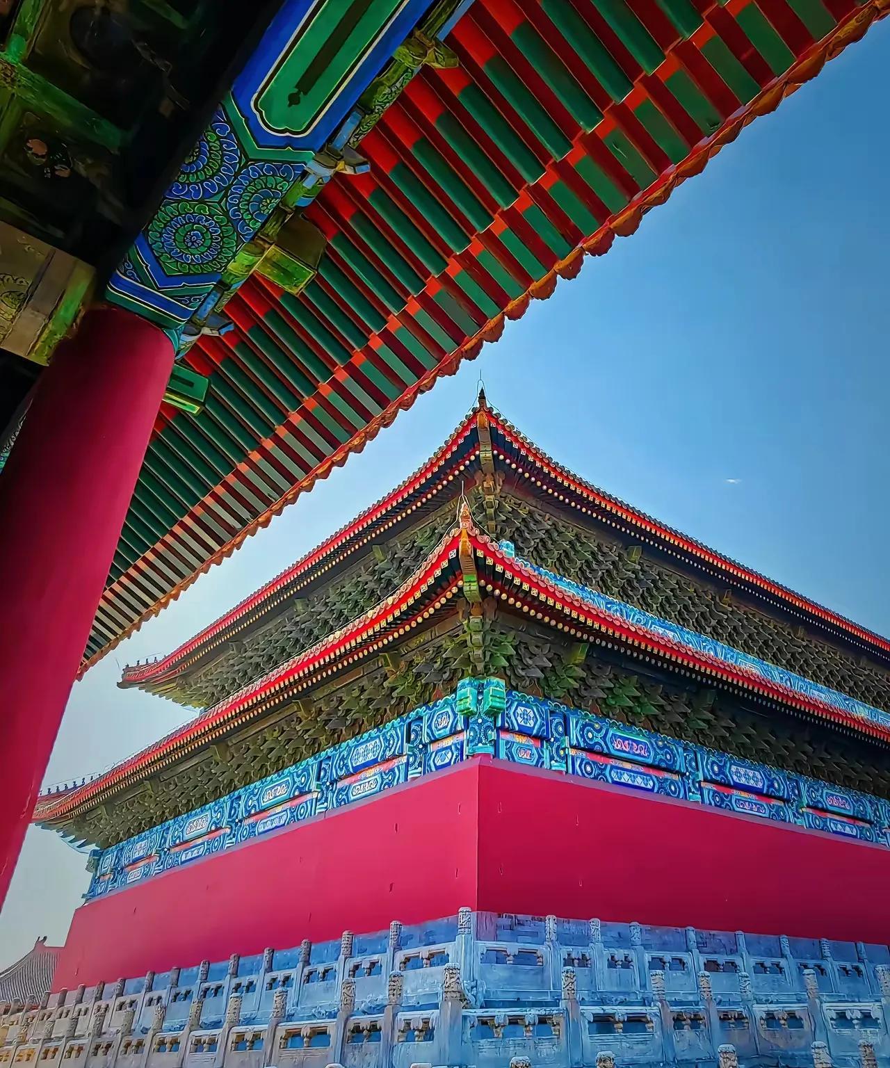商代贵族认为，神，或者说上帝，是商族的祖先，只保佑商族。神的统治是不可能被人类推