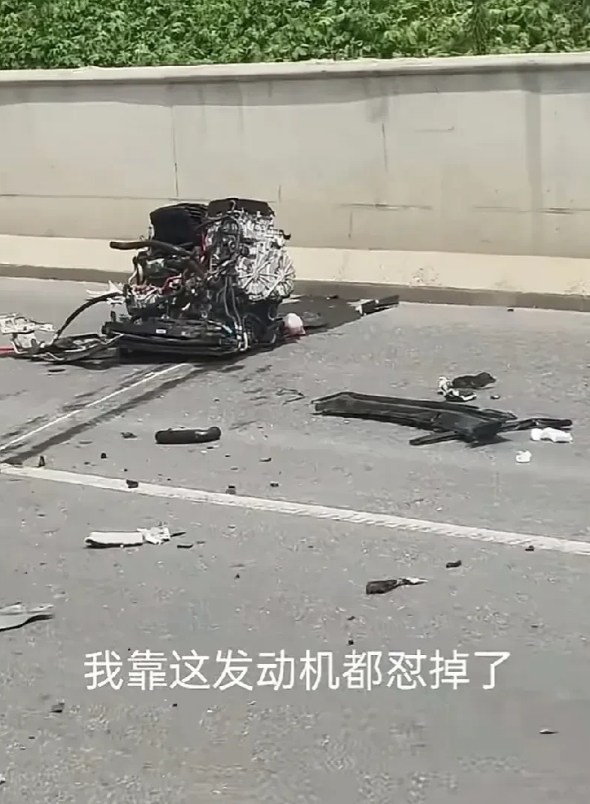 还好我没有买这车，太尴尬了吧。[笑着哭][笑着哭][笑着哭]