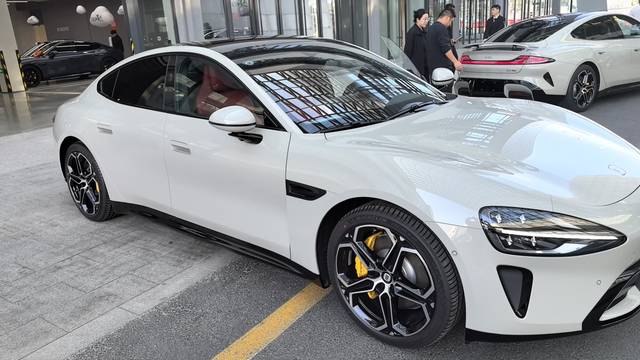 终于提小米了
今天到梦马小镇提小米，办理提车手续就1个多小时解决，开了200多公