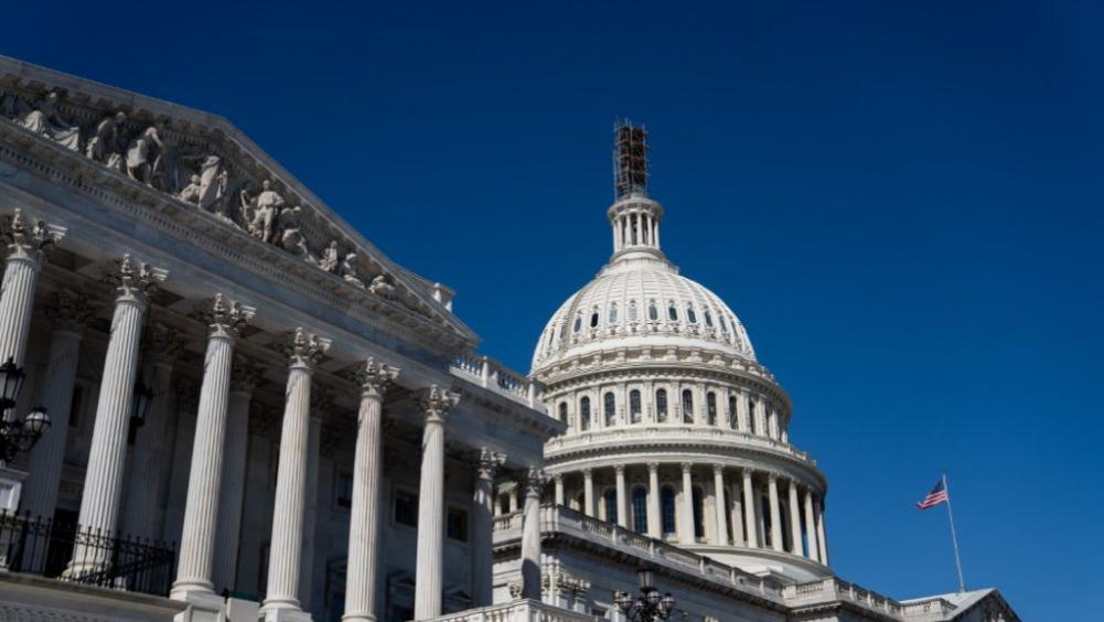 关税铁幕下黄仁勋为何频频访华？美国筑起的“小院高墙”还能撑到何时？