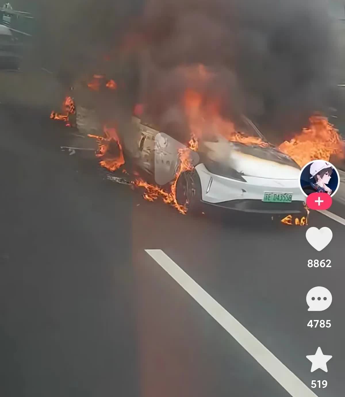 标题不加小米su7没流量？
粉也好，黑也好，为什么那么多自媒体博主在说小米汽车