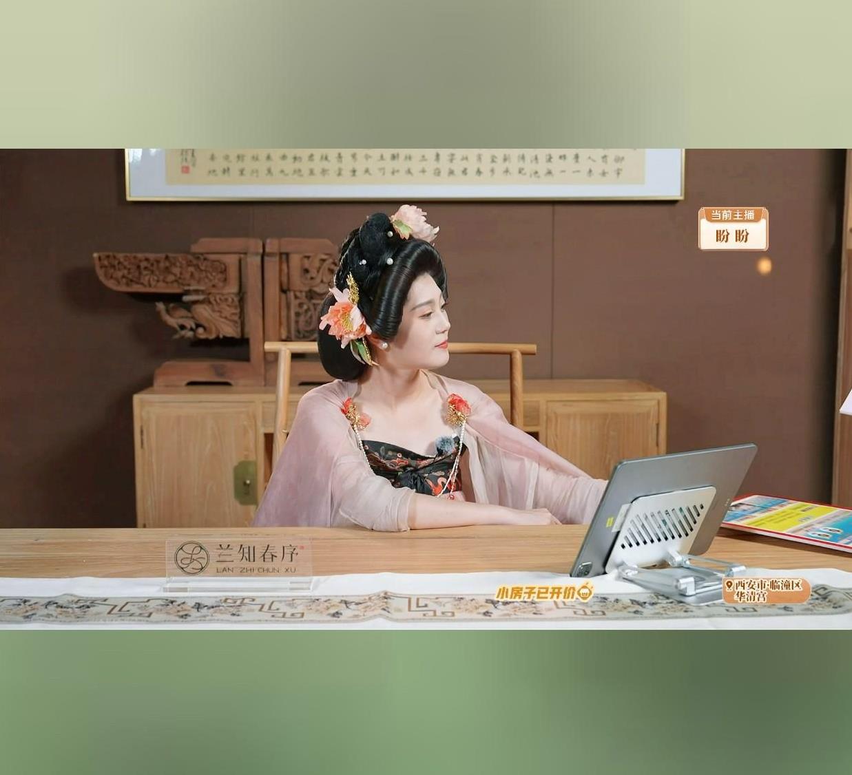 “盼贵妃“驾到名动天下啊！
盼盼真的太适合大唐盛世的妆造了！
一副唐式妆造下来