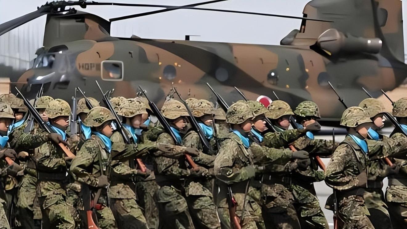 越闹越大！日本自卫队亮刀，出动5.8万人和300架飞机