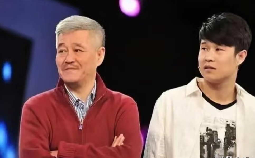 小沈阳两口子，缺席赵大牛组织的东北足球超级联赛开幕式。
小沈阳可以不说二人转了，