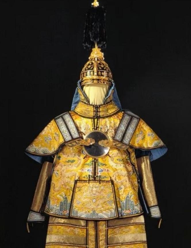 [太阳]1973年，故宫竟然将3千套清朝御林军的铠甲当成员工福利，每套只卖5毛钱