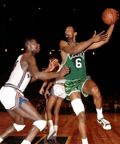 NBA史上防守能力最强的五位球员

1、比尔拉塞尔:防守端的革命先驱，禁区守护者