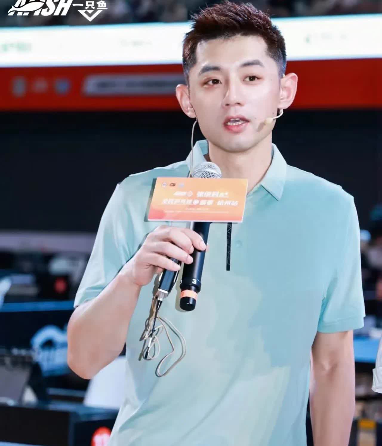 今天张继科说：天有点儿亮了！
以前还说：“小胖以后一定会是全满贯，”英雄总是惺