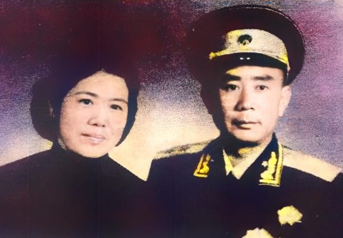 1970年，开国中将谭甫仁和妻子惨死家中，可令人疑惑的是，在此过程中，杀手连开数