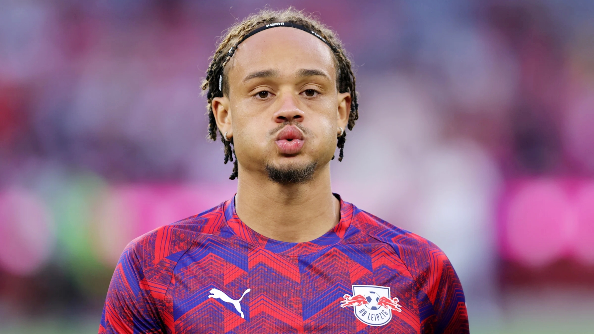 媒体消息，切尔西对于莱比锡攻击手哈维-西蒙斯的兴趣已经冷却。
球员现在热门的潜在