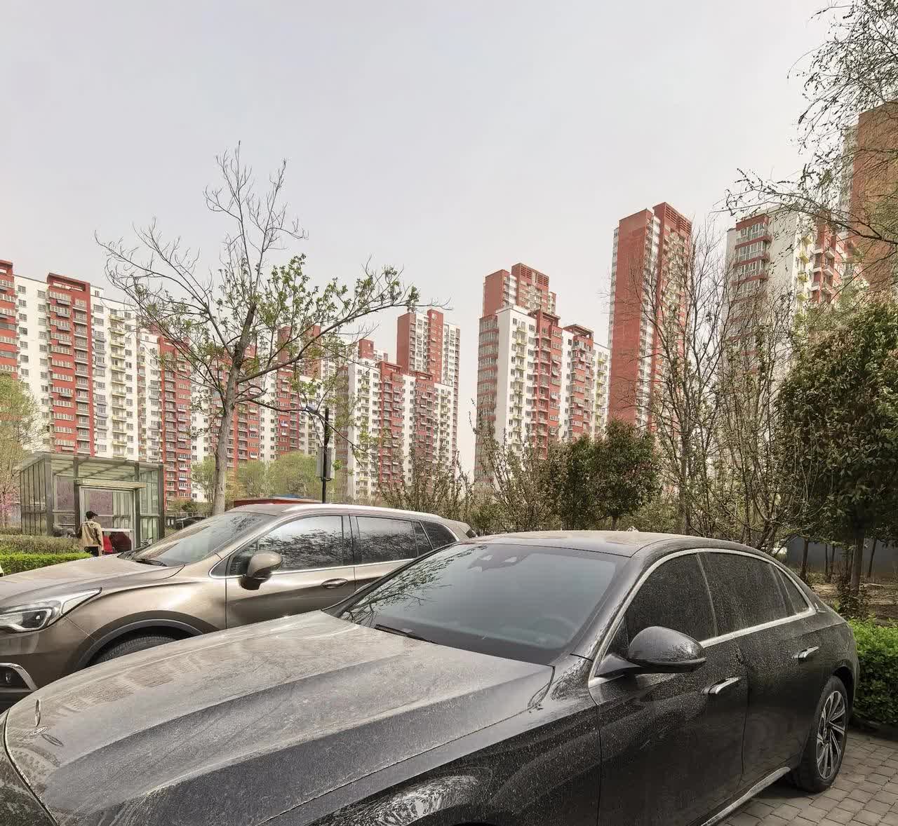 开车的13个好习惯。

1、有车就要常开，汽车停放超过40天，轮胎可能变形，